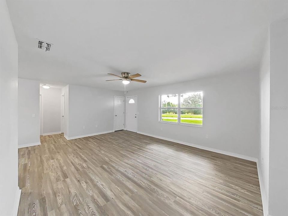 For Sale: $275,000 (3 beds, 2 baths, 1344 Square Feet)