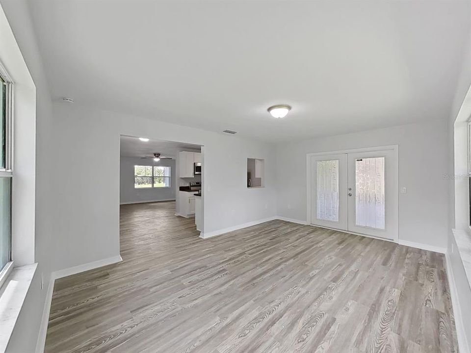 For Sale: $275,000 (3 beds, 2 baths, 1344 Square Feet)