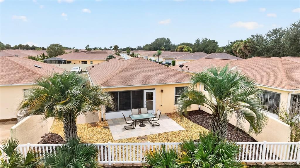 For Sale: $285,000 (2 beds, 1 baths, 978 Square Feet)