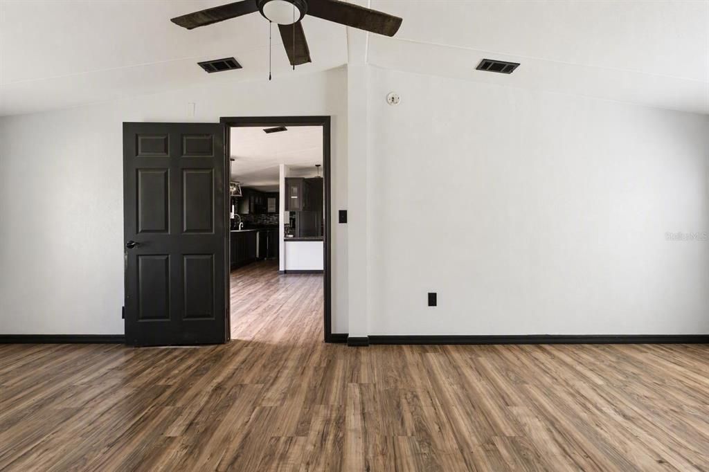 For Sale: $195,000 (3 beds, 3 baths, 1440 Square Feet)