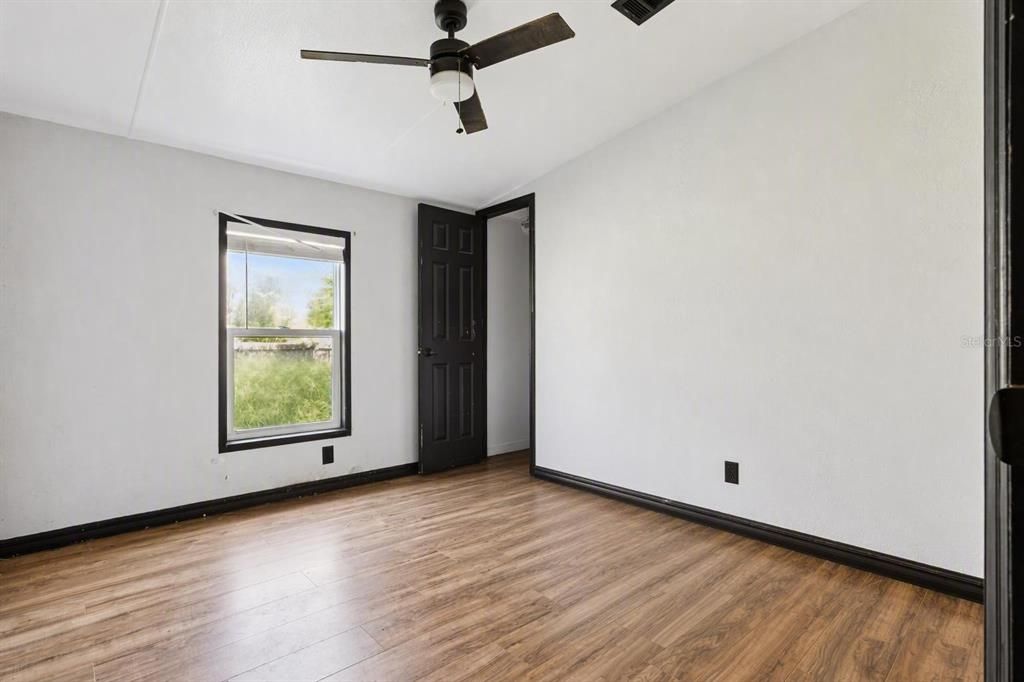 For Sale: $195,000 (3 beds, 3 baths, 1440 Square Feet)
