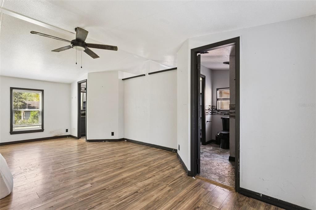 For Sale: $195,000 (3 beds, 3 baths, 1440 Square Feet)