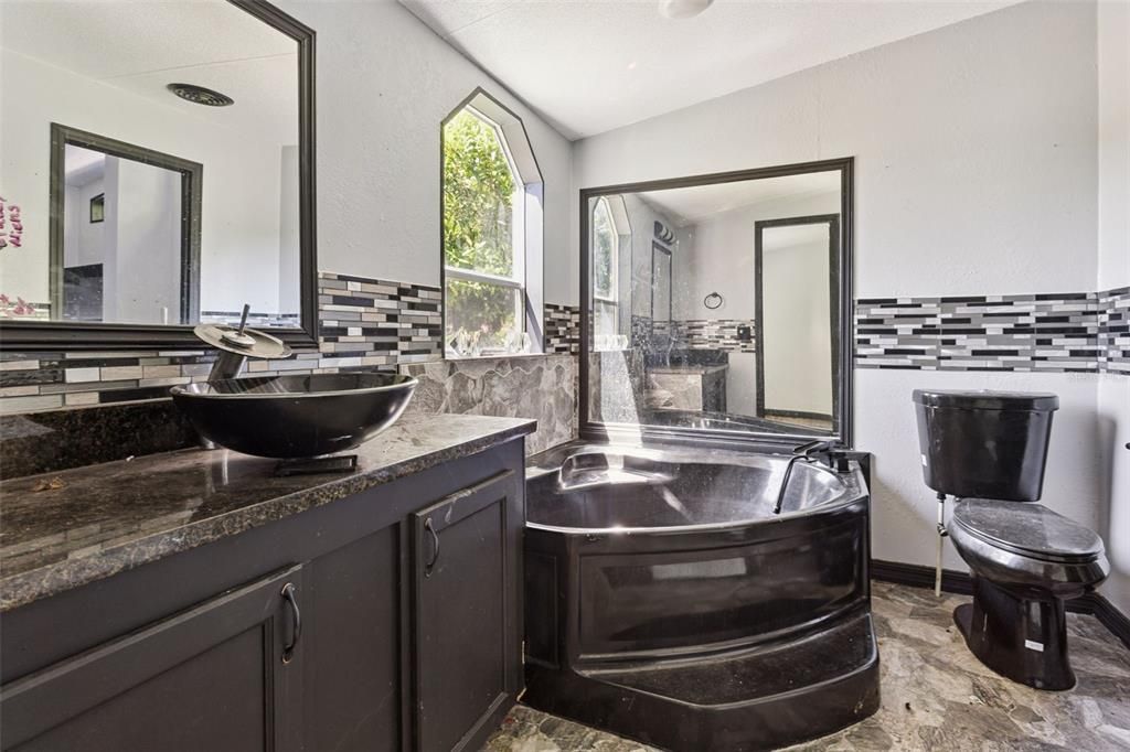 For Sale: $195,000 (3 beds, 3 baths, 1440 Square Feet)