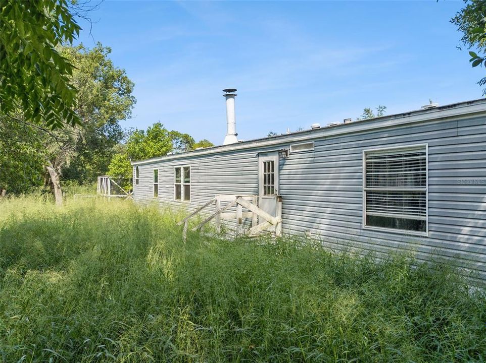 For Sale: $195,000 (3 beds, 3 baths, 1440 Square Feet)