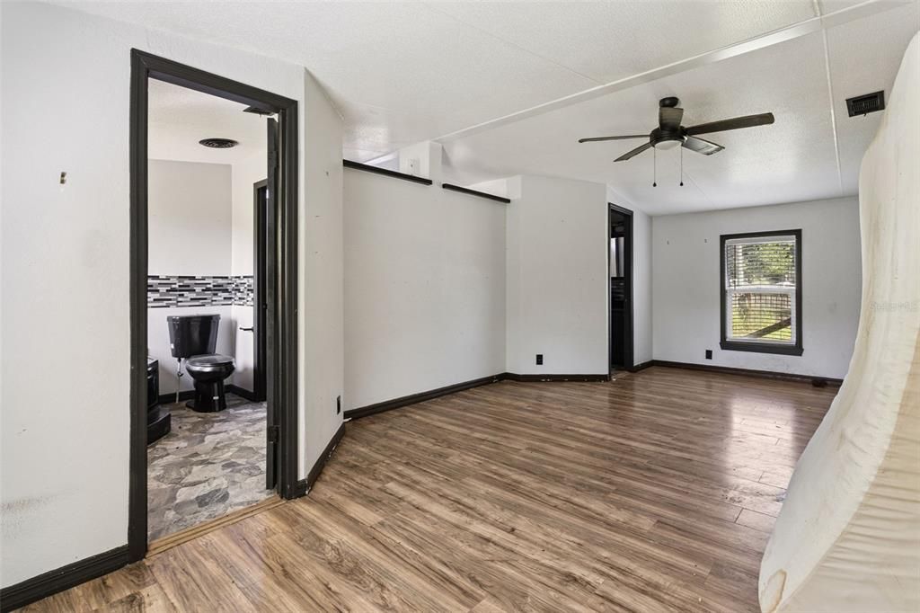 For Sale: $195,000 (3 beds, 3 baths, 1440 Square Feet)
