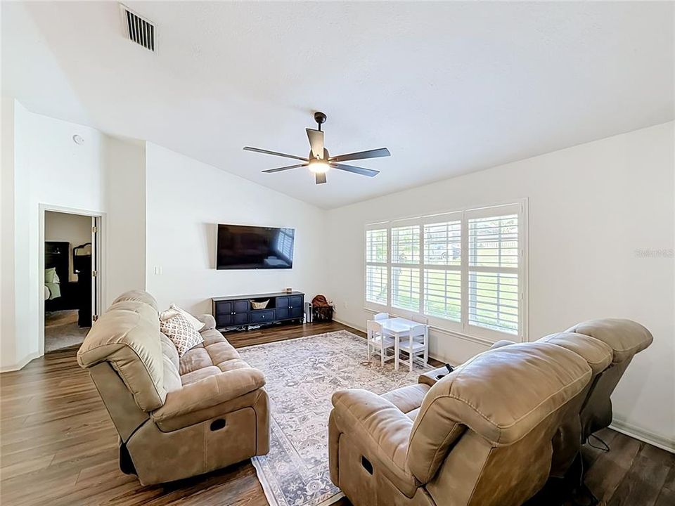 For Sale: $389,000 (3 beds, 2 baths, 2025 Square Feet)