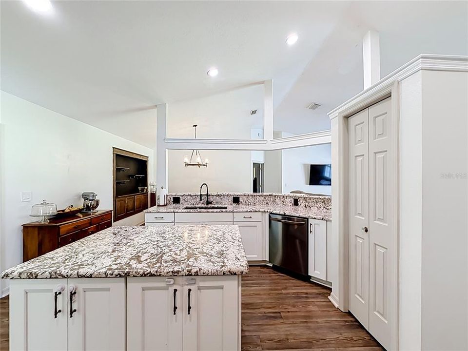 For Sale: $389,000 (3 beds, 2 baths, 2025 Square Feet)