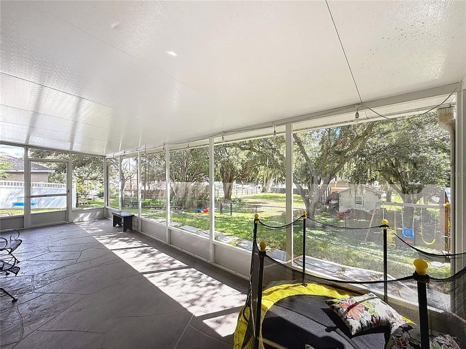 For Sale: $389,000 (3 beds, 2 baths, 2025 Square Feet)