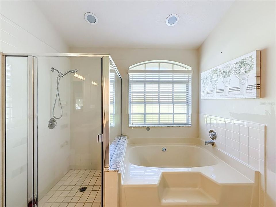 For Sale: $389,000 (3 beds, 2 baths, 2025 Square Feet)