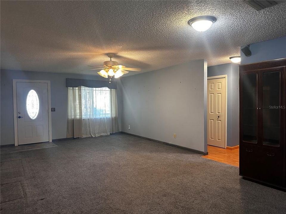 En Venta: $175,000 (2 camas, 2 baños, 1411 Pies cuadrados)