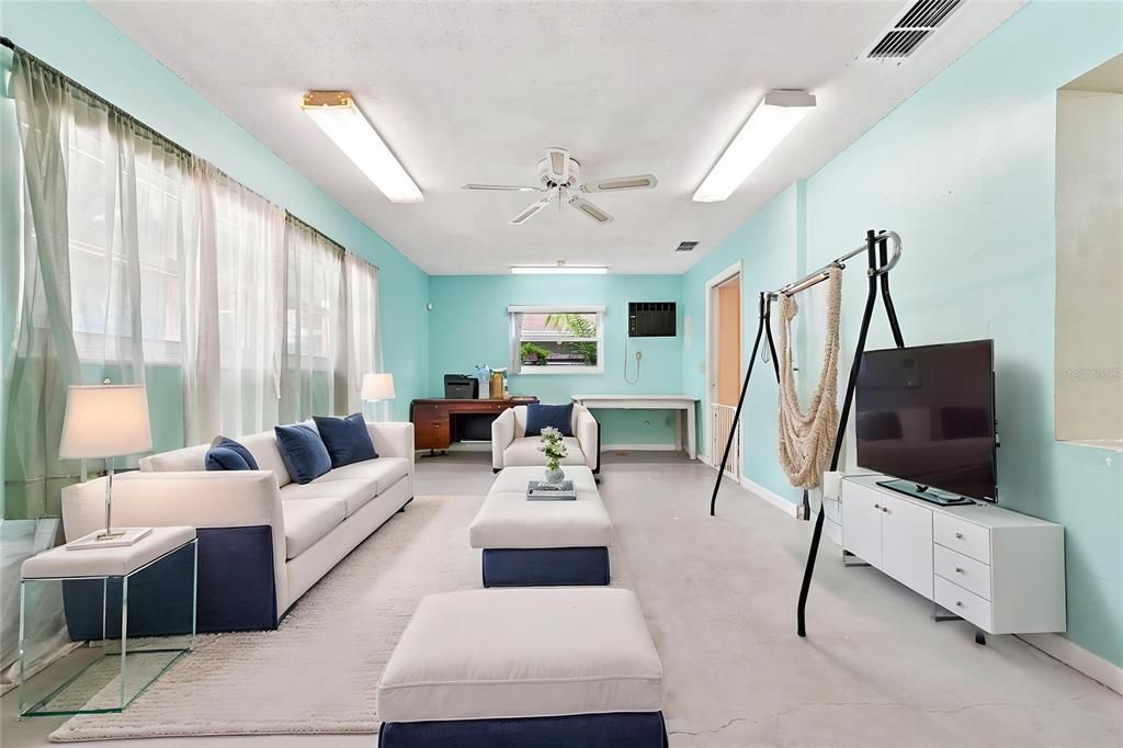 En Venta: $450,000 (4 camas, 2 baños, 2189 Pies cuadrados)