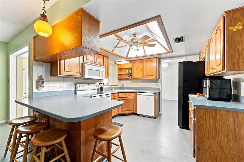 En Venta: $450,000 (4 camas, 2 baños, 2189 Pies cuadrados)