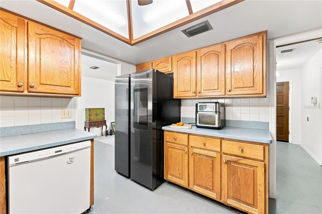 En Venta: $450,000 (4 camas, 2 baños, 2189 Pies cuadrados)