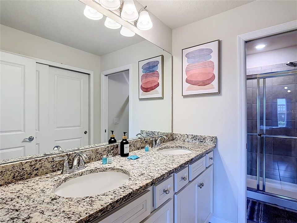 En Venta: $459,000 (5 camas, 4 baños, 2283 Pies cuadrados)