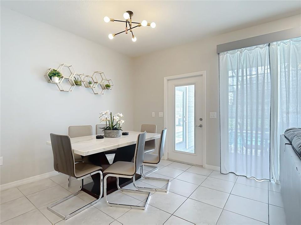En Venta: $459,000 (5 camas, 4 baños, 2283 Pies cuadrados)