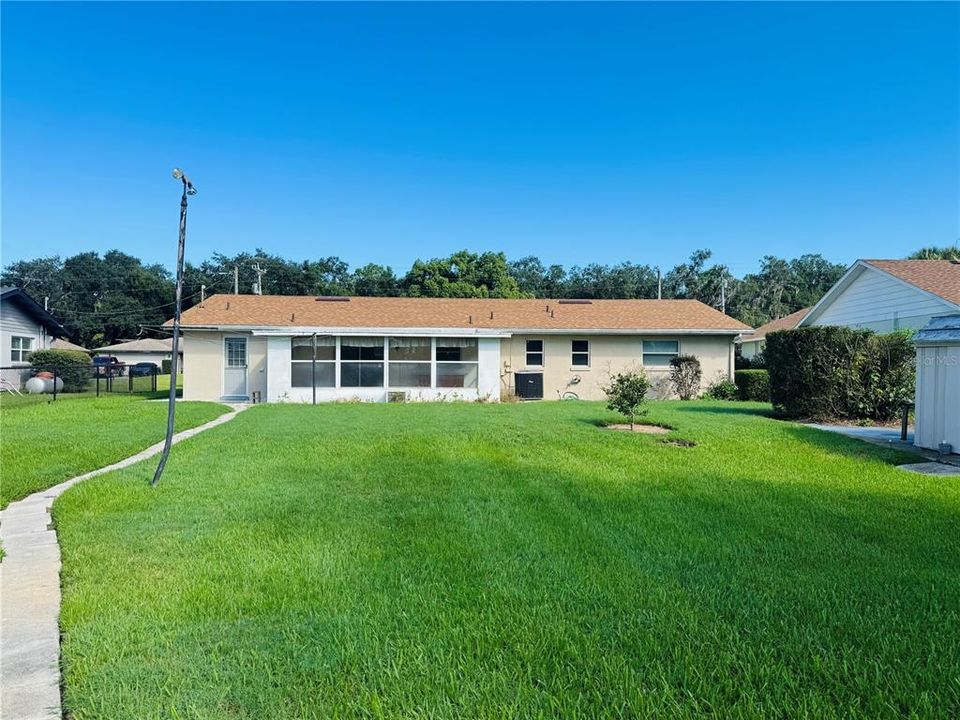 For Sale: $299,000 (3 beds, 2 baths, 1330 Square Feet)