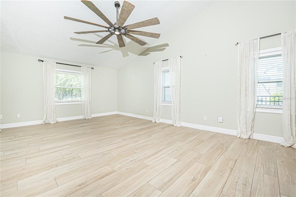 For Sale: $525,000 (4 beds, 3 baths, 2361 Square Feet)