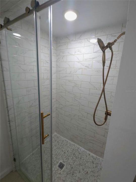 На продажу: $329,900 (2 спален, 2 ванн, 1329 Квадратных фут)
