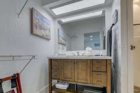 For Sale: $84,800 (1 beds, 1 baths, 348 Square Feet)