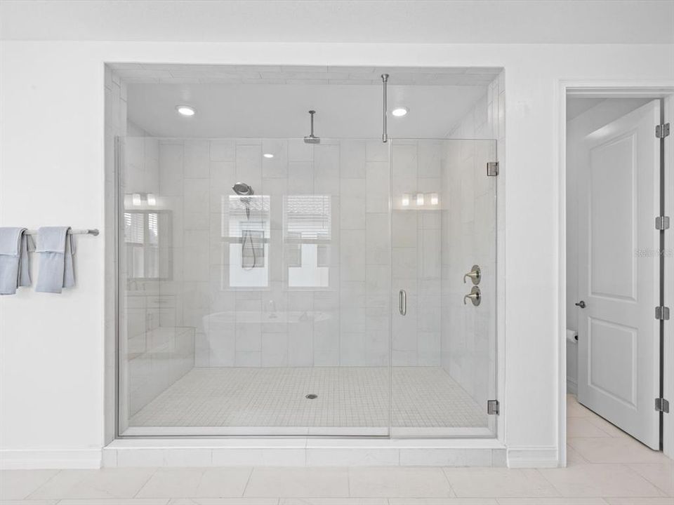 Active With Contract: $1,280,000 (5 beds, 5 baths, 4643 Square Feet)