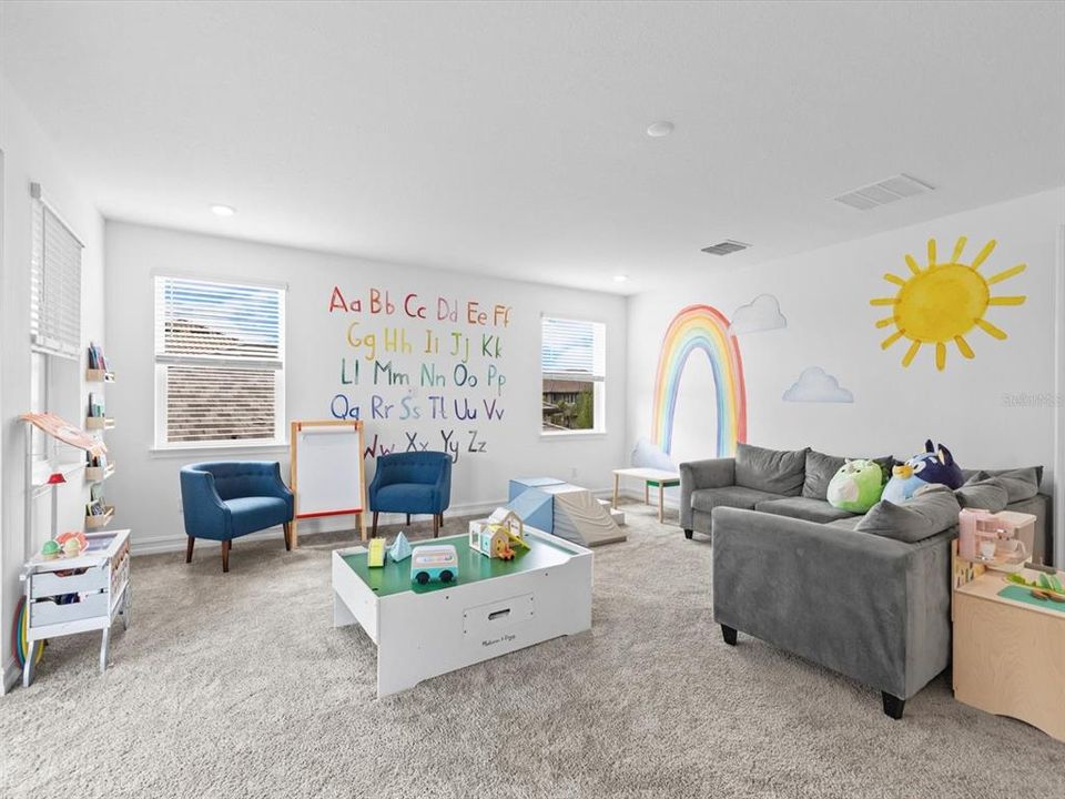 Active With Contract: $1,280,000 (5 beds, 5 baths, 4643 Square Feet)