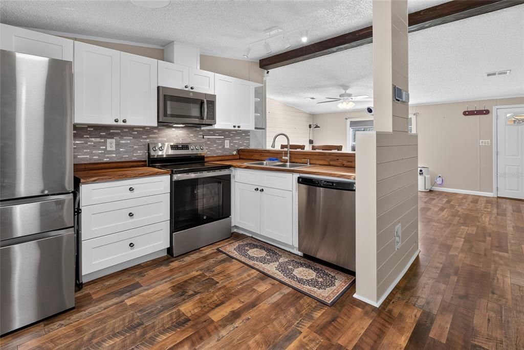 На продажу: $224,997 (3 спален, 2 ванн, 1196 Квадратных фут)