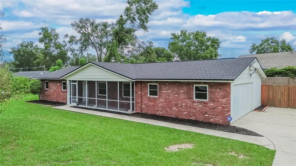 For Sale: $385,000 (3 beds, 2 baths, 1294 Square Feet)
