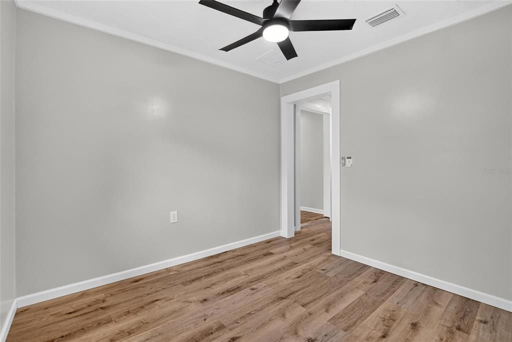 For Sale: $385,000 (3 beds, 2 baths, 1294 Square Feet)