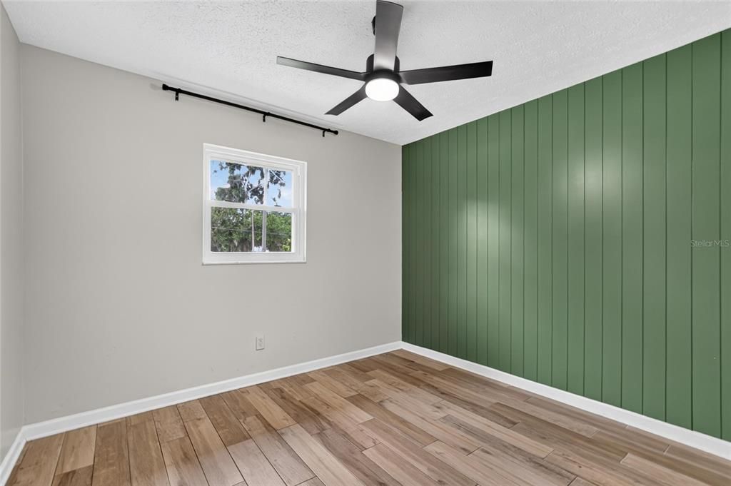 For Sale: $385,000 (3 beds, 2 baths, 1294 Square Feet)