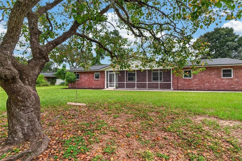 For Sale: $385,000 (3 beds, 2 baths, 1294 Square Feet)