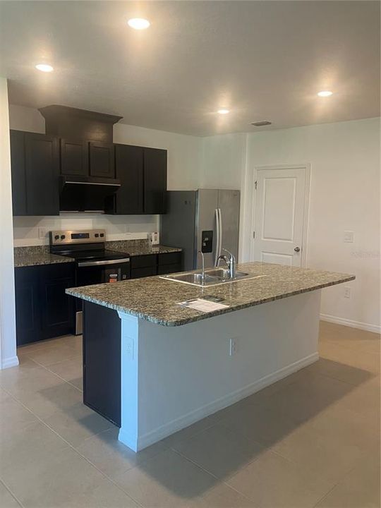 For Rent: $2,650 (3 beds, 2 baths, 1682 Square Feet)