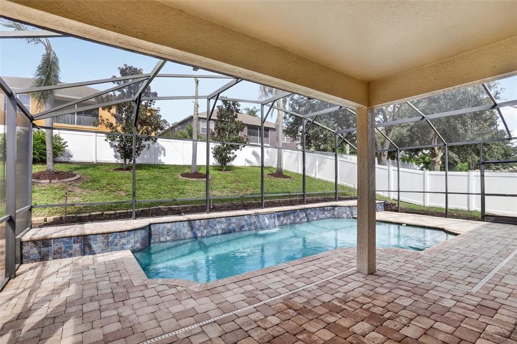 En Venta: $549,900 (4 camas, 3 baños, 3004 Pies cuadrados)