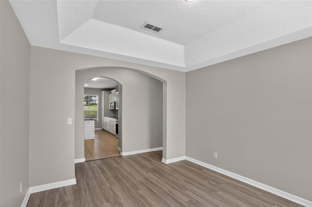 En Venta: $549,900 (4 camas, 3 baños, 3004 Pies cuadrados)