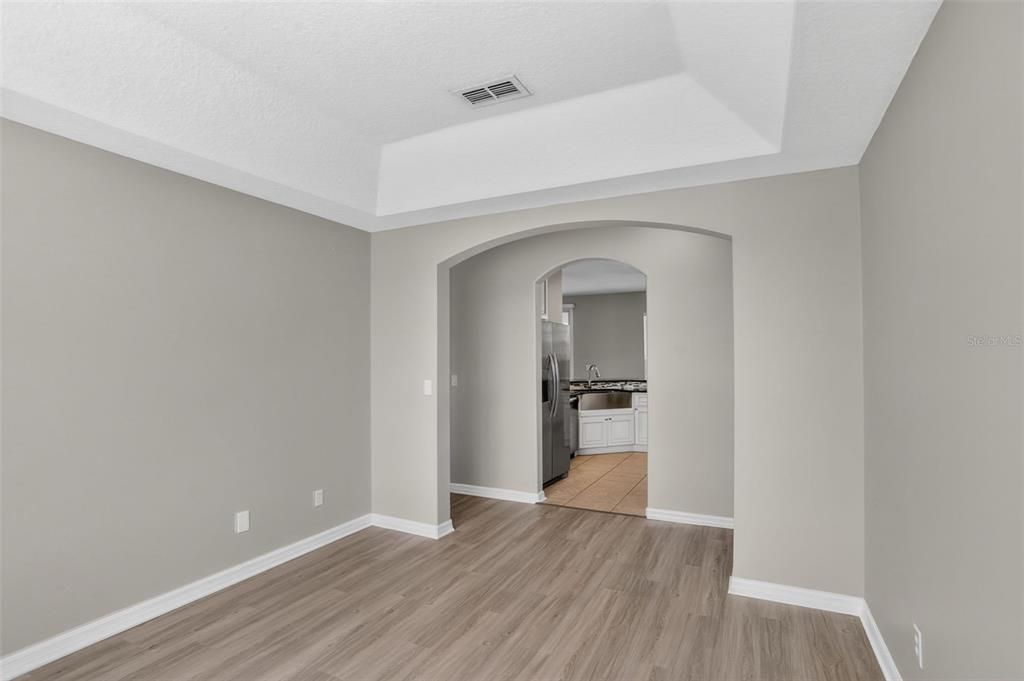 En Venta: $549,900 (4 camas, 3 baños, 3004 Pies cuadrados)