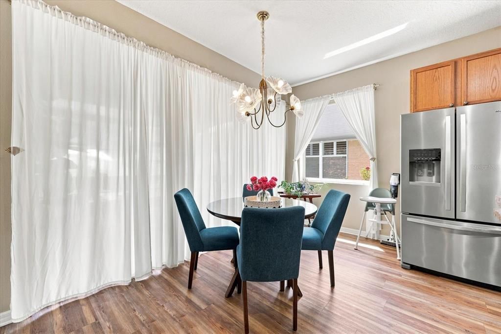 En Venta: $334,995 (3 camas, 2 baños, 1979 Pies cuadrados)