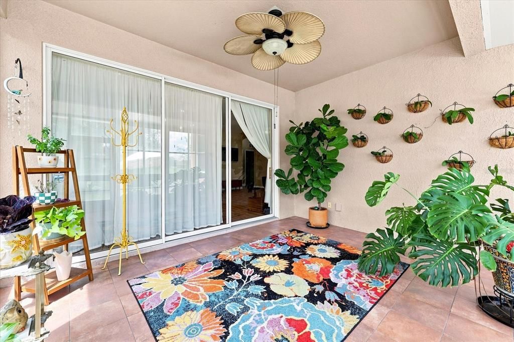 En Venta: $334,995 (3 camas, 2 baños, 1979 Pies cuadrados)
