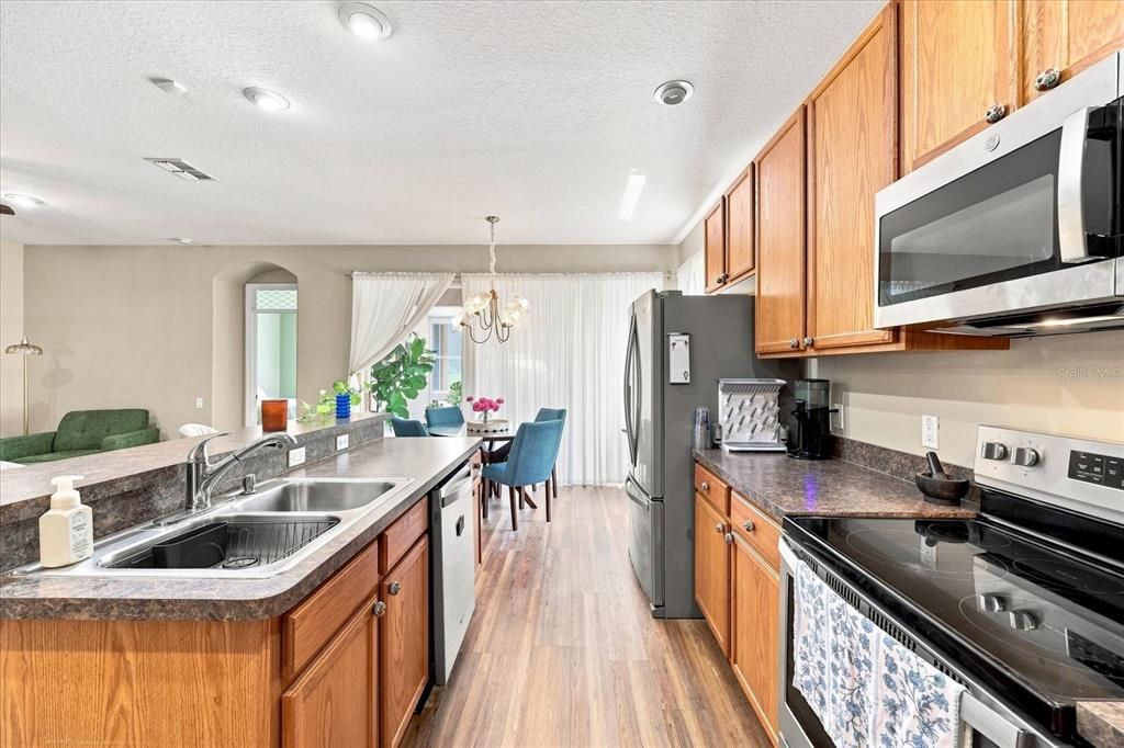 En Venta: $334,995 (3 camas, 2 baños, 1979 Pies cuadrados)