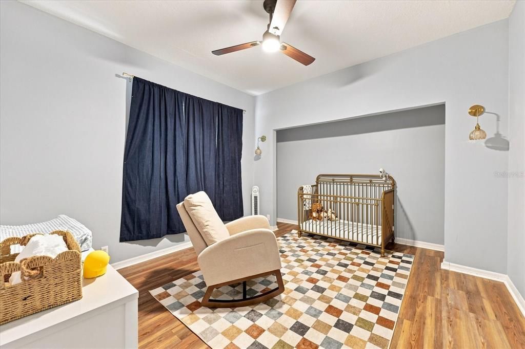 En Venta: $334,995 (3 camas, 2 baños, 1979 Pies cuadrados)