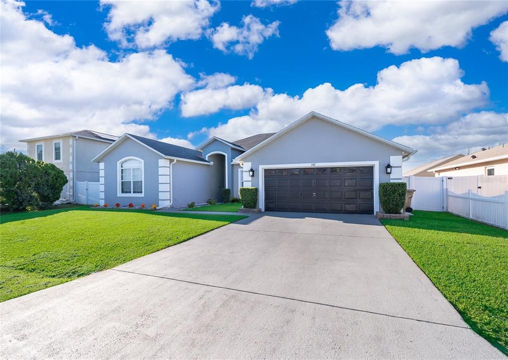 На продажу: $319,900 (4 спален, 3 ванн, 2296 Квадратных фут)
