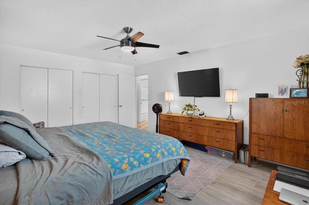 Active With Contract: $545,000 (3 beds, 2 baths, 1592 Square Feet)