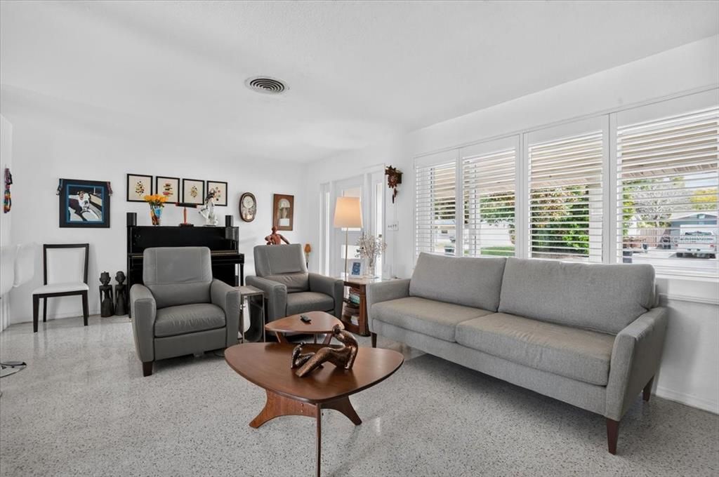 Active With Contract: $545,000 (3 beds, 2 baths, 1592 Square Feet)