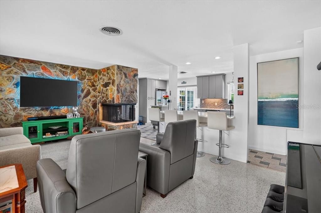 Active With Contract: $545,000 (3 beds, 2 baths, 1592 Square Feet)