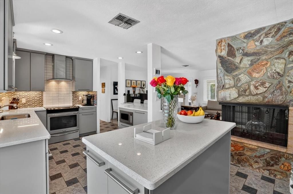 Active With Contract: $545,000 (3 beds, 2 baths, 1592 Square Feet)
