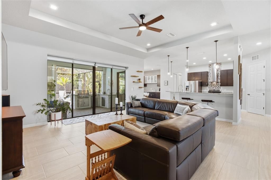 Activo con contrato: $670,000 (4 camas, 3 baños, 2530 Pies cuadrados)