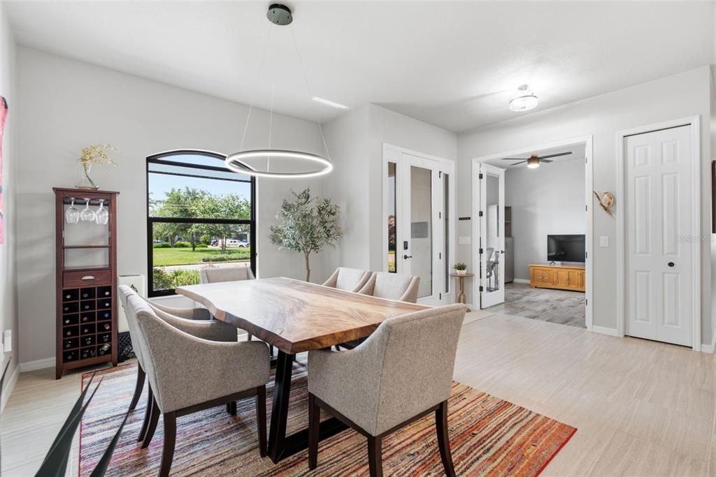 Activo con contrato: $670,000 (4 camas, 3 baños, 2530 Pies cuadrados)