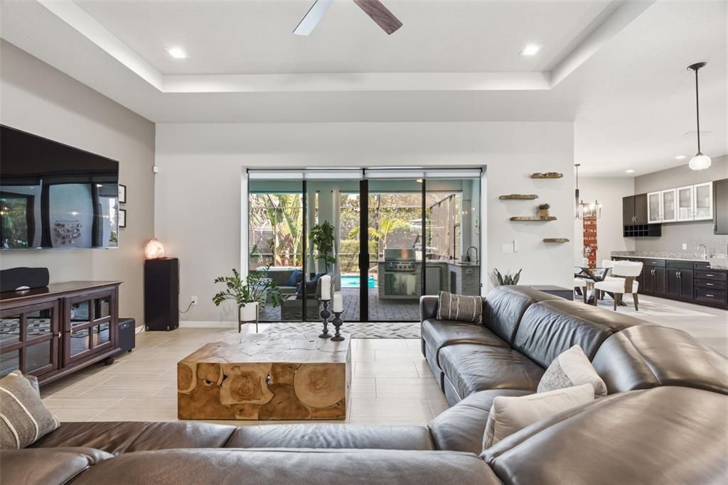 Activo con contrato: $670,000 (4 camas, 3 baños, 2530 Pies cuadrados)