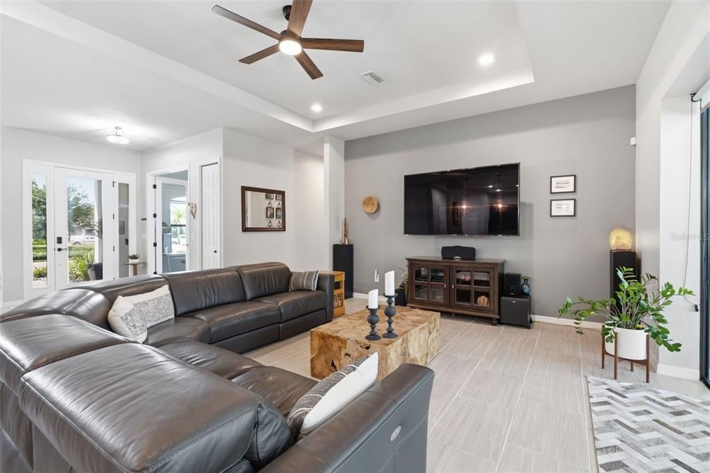 Activo con contrato: $670,000 (4 camas, 3 baños, 2530 Pies cuadrados)