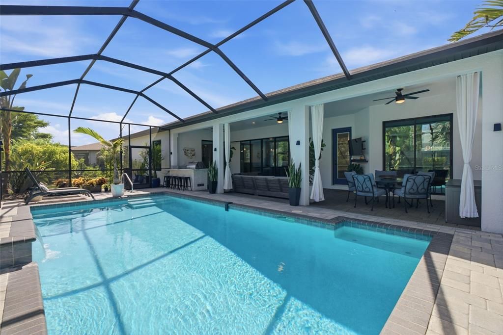 Activo con contrato: $670,000 (4 camas, 3 baños, 2530 Pies cuadrados)
