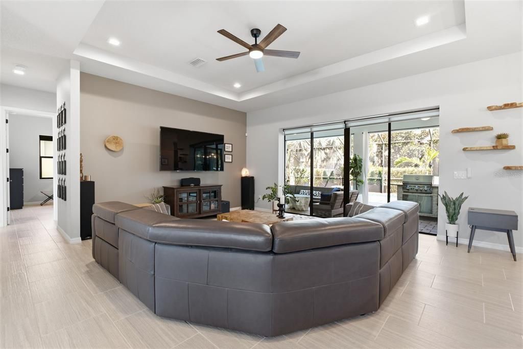 Activo con contrato: $670,000 (4 camas, 3 baños, 2530 Pies cuadrados)