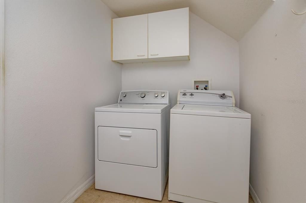 For Sale: $580,000 (5 beds, 4 baths, 2984 Square Feet)